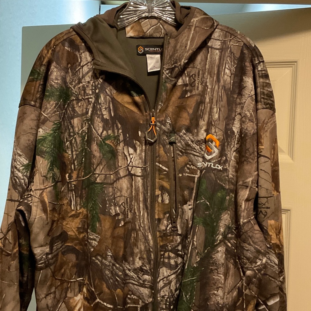 ScentLok Camo Hunting coveralls size XL with ScentLok Gloves